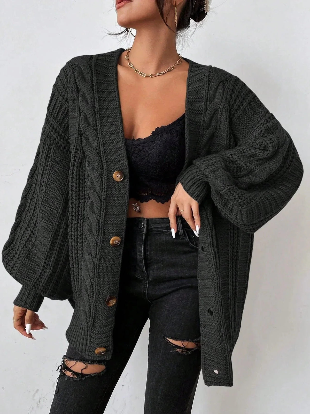 Women's oversized cable knit cardigan with button-down front – Black
