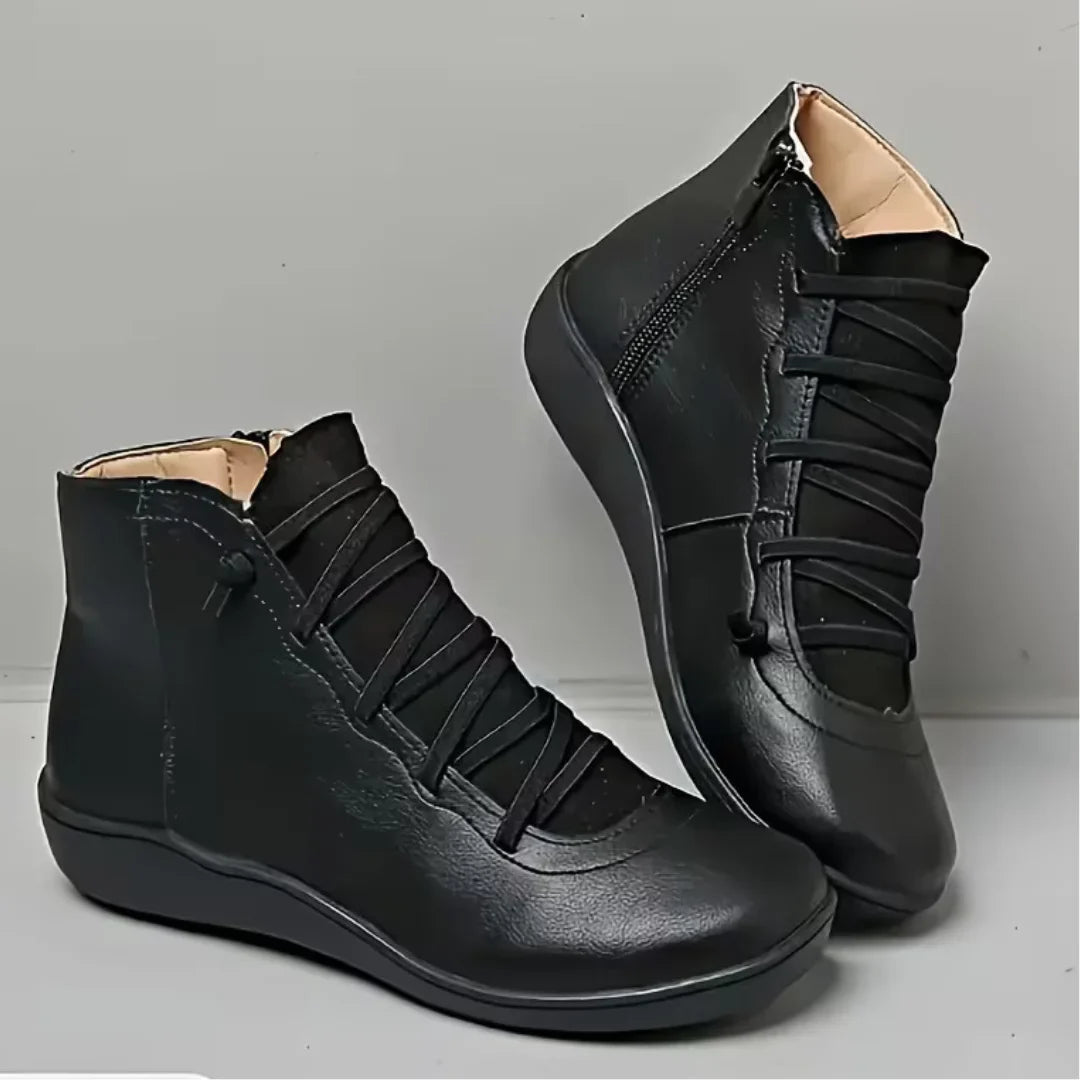 Women's ankle boots with lace-up front for casual wear – Black