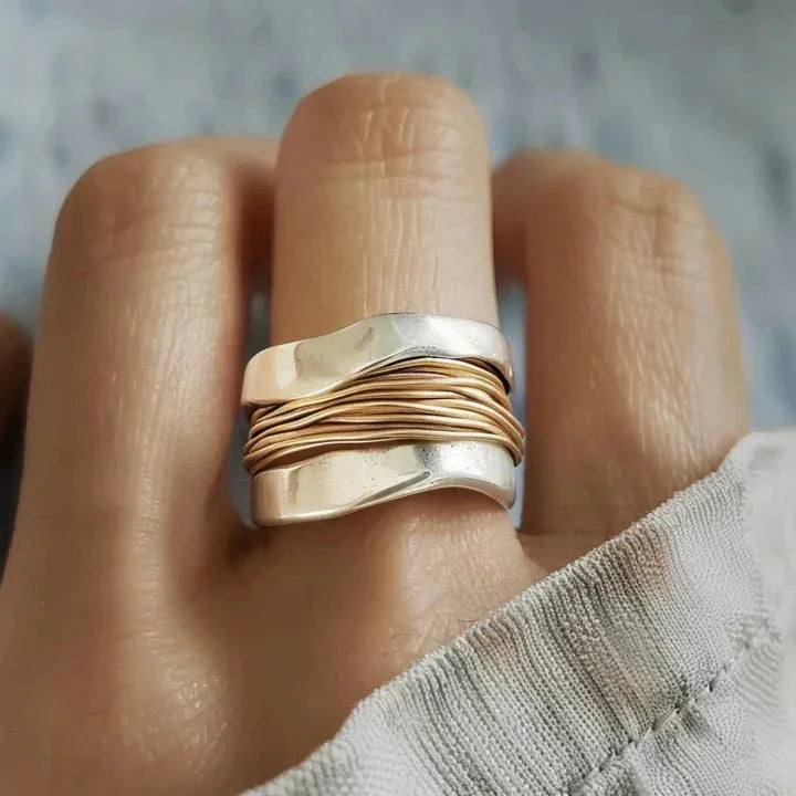 Women's dual-tone metal ring with wavy bands and wire-wrap detail – Silver