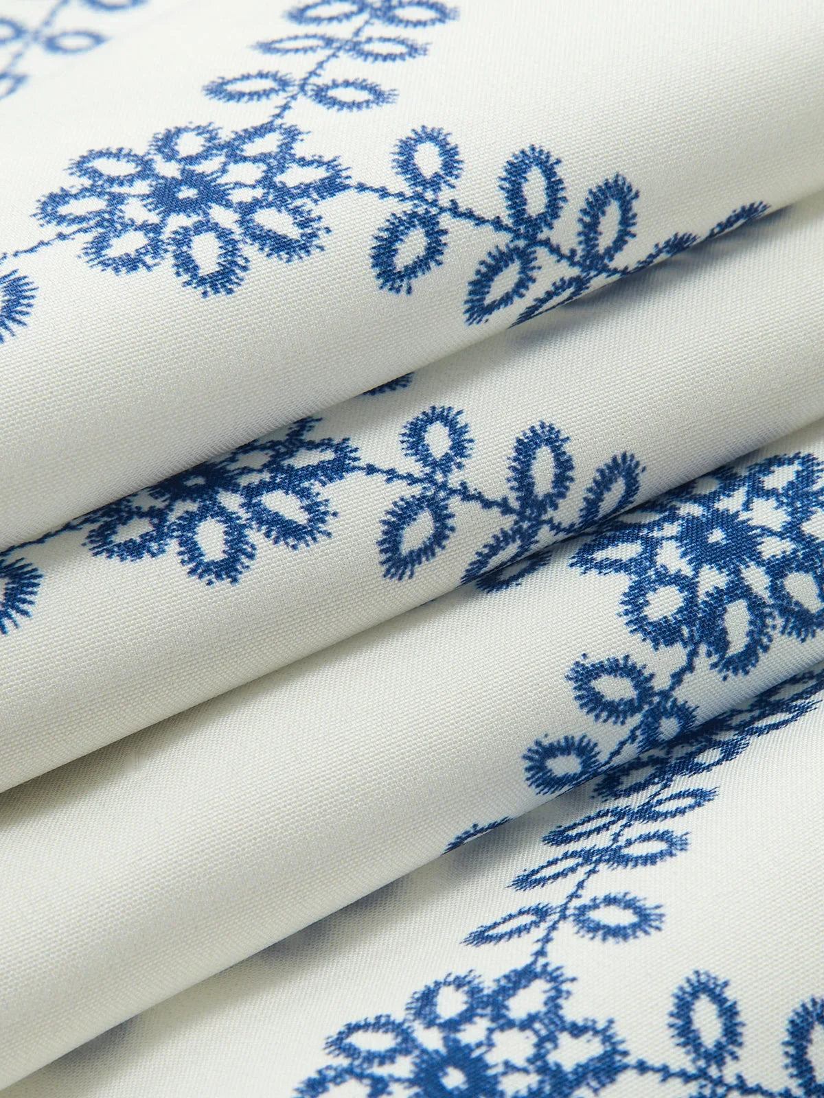 Women's embroidered two-piece outfit with crop top and maxi skirt and tie-back – Bluewhite