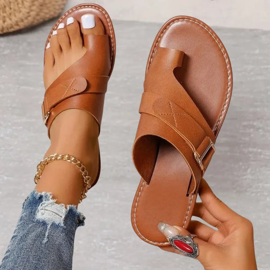 Women's faux leather comfort cushioned sandals with toe-loop and adjustable buckle strap – Brown