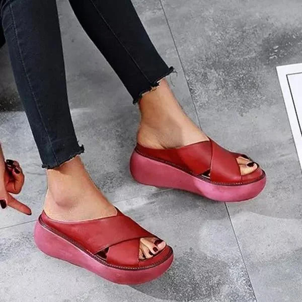 Women's flat cushioned faux-leather sandals with cross-strap open-toe design – Red