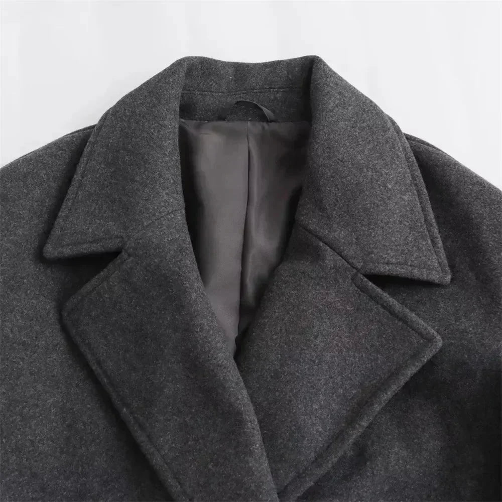 Women's oversized double-breasted wool coat with wide lapel design