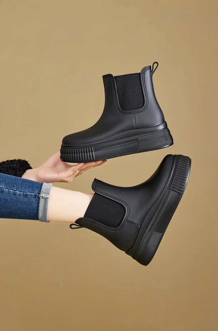 Women's rubber waterproof Chelsea rain boots with chunky platform sole