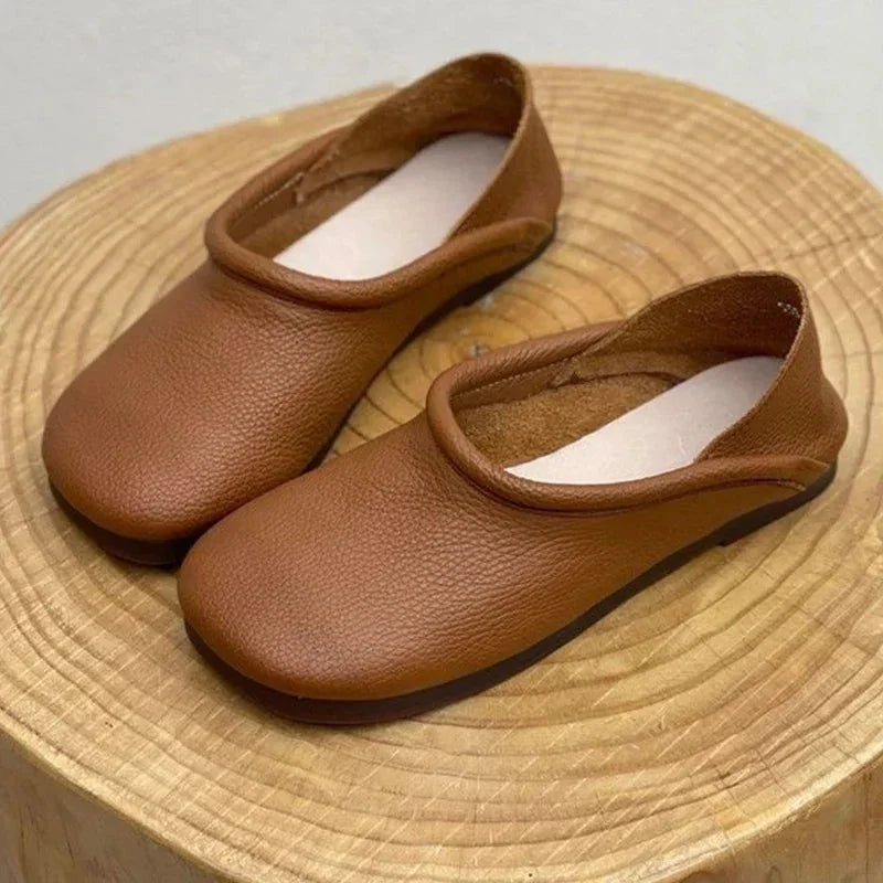 Women's soft leather sandals with low-cut slip-on round-toe