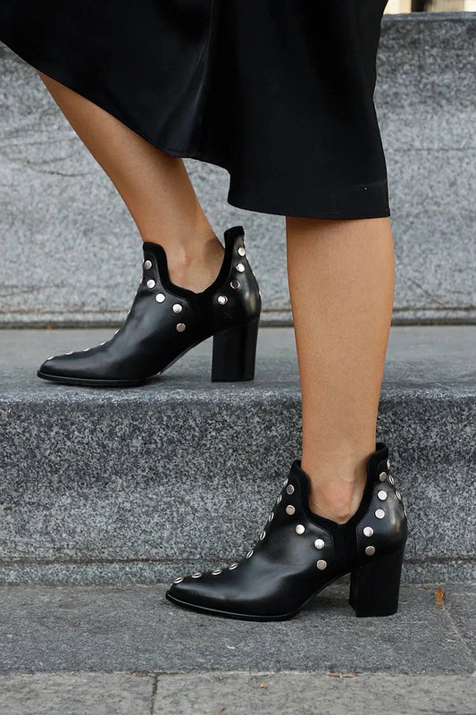 Women's studded leather pointed-toe ankle boots with wide-heel and scalloped-ankle – Black