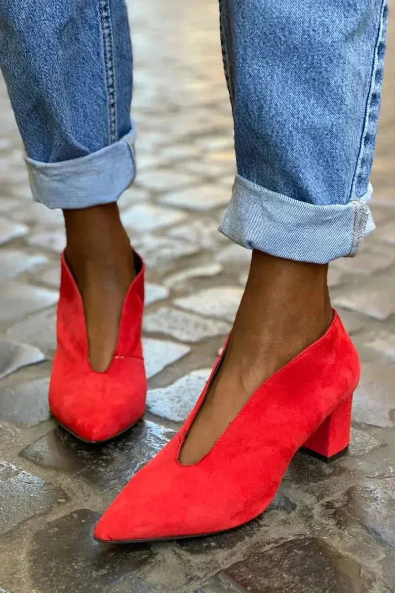 Women's suede pointed-toe pumps with V-cut vamp and block heel – Red