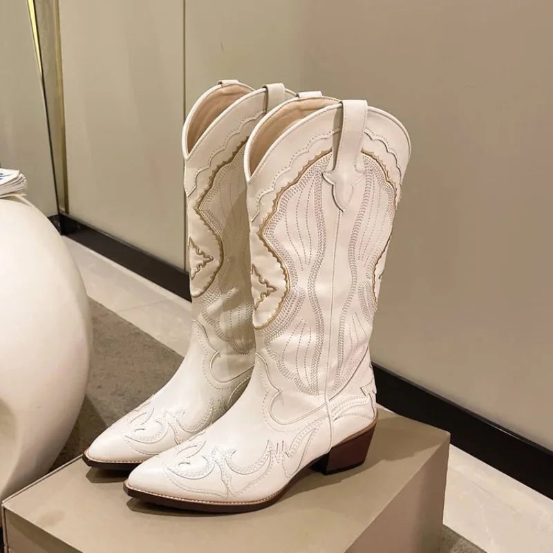 Women's western cowboy boots with pointed toe and embroidery – Beige