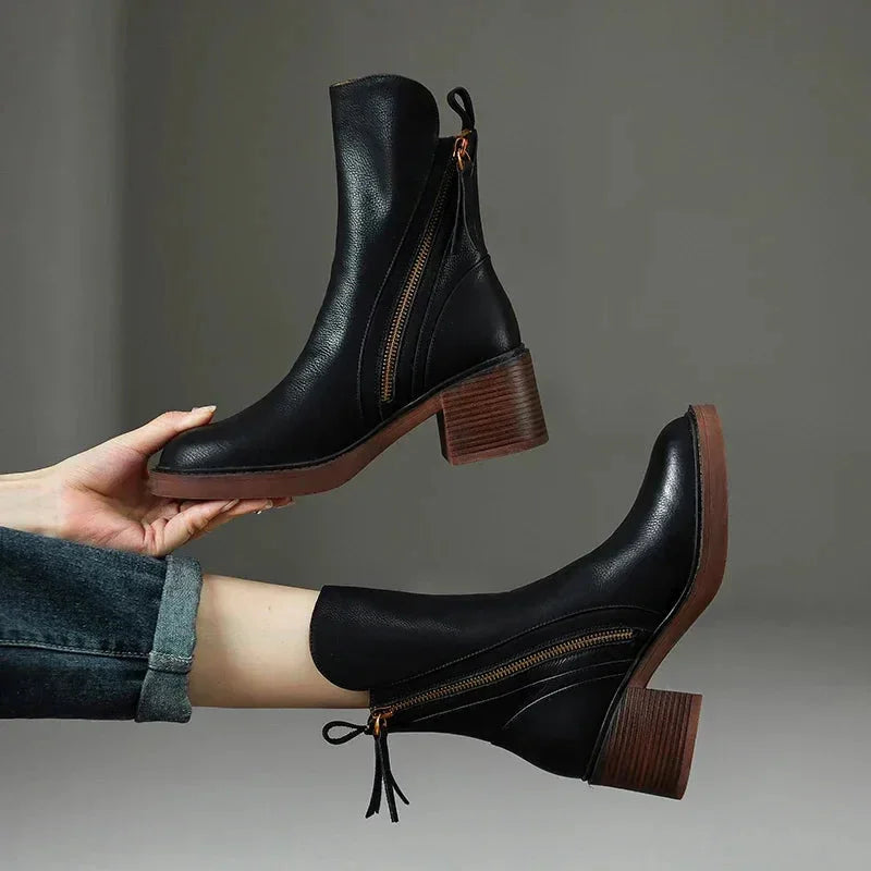 Women's block heel ankle boots with side zip closure – Black