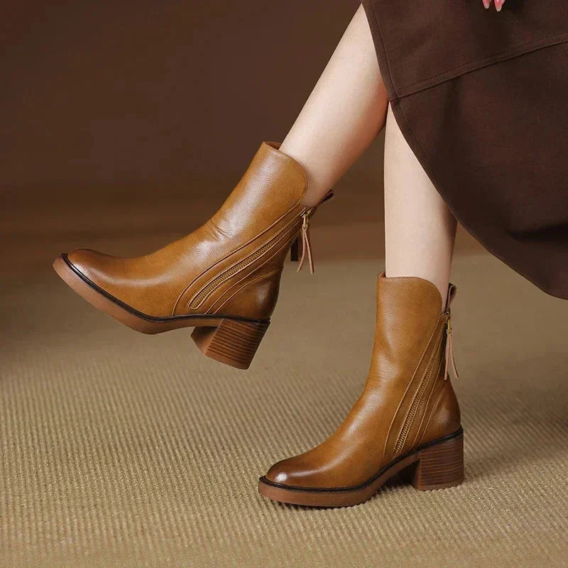 Women's block heel ankle boots with side zip closure – Brown