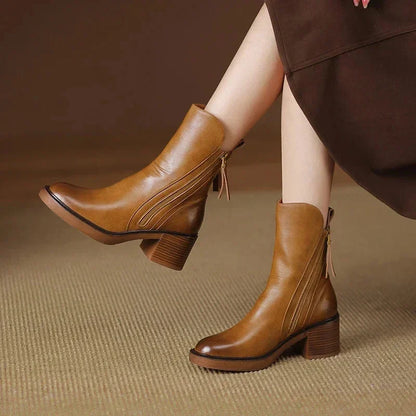 Women's block heel ankle boots with side zip closure – Brown