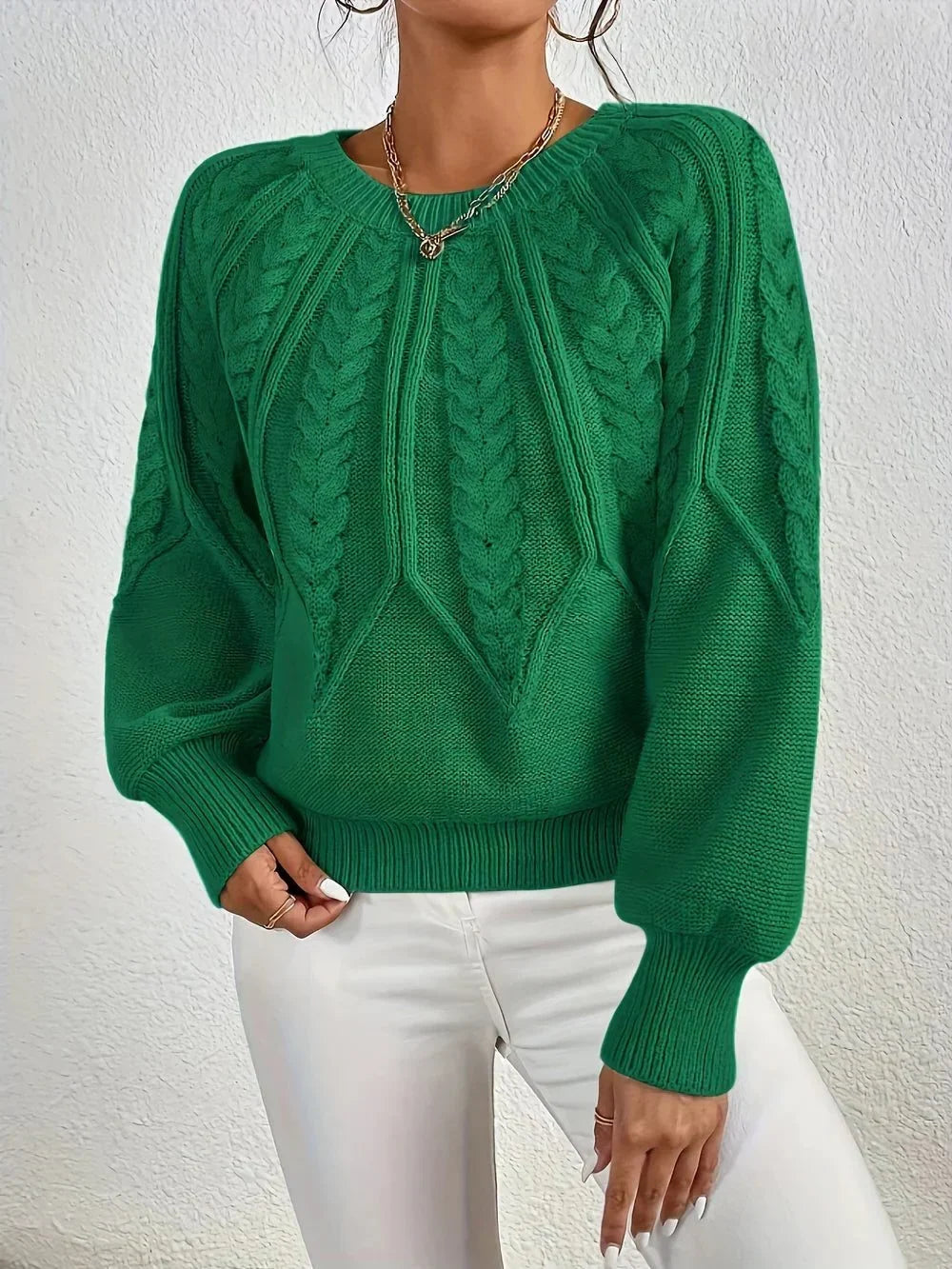 Women's cable knit crew neck sweater with cropped fit – Green
