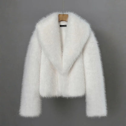 Women's oversized loose-fit winter coat for easy layering – White