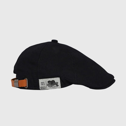Women's classic French-style beret with structured fit – Black