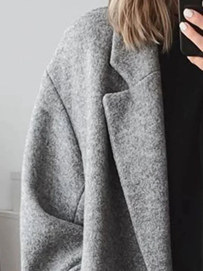 Women's tailored overcoat with versatile styling