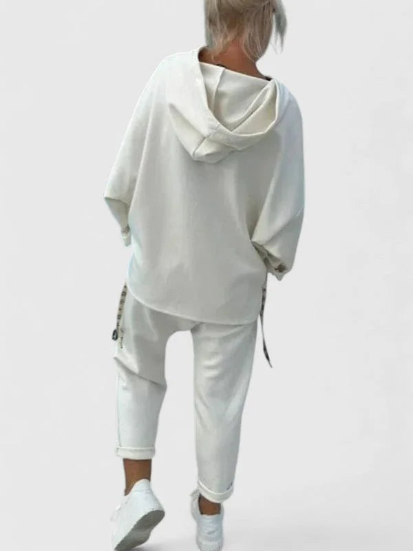 Women's hooded sweatshirt and bottoms lounge set