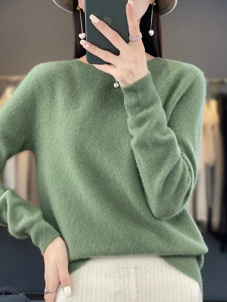 Women's knit crew neck jumper with fuzzy texture