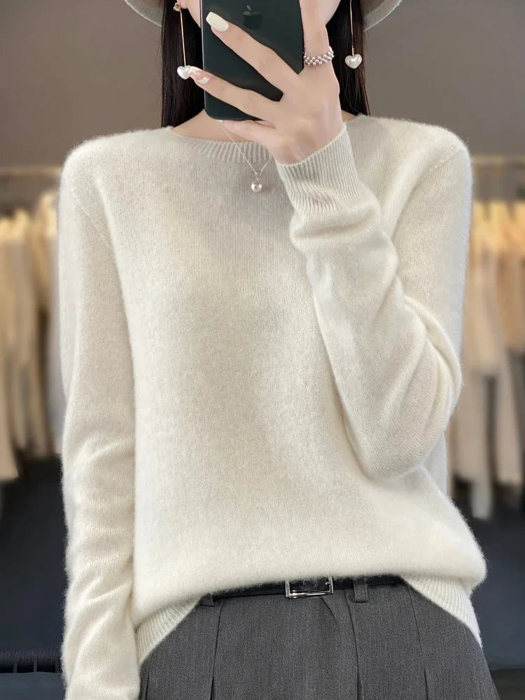 Women's knit crew neck jumper with fuzzy texture