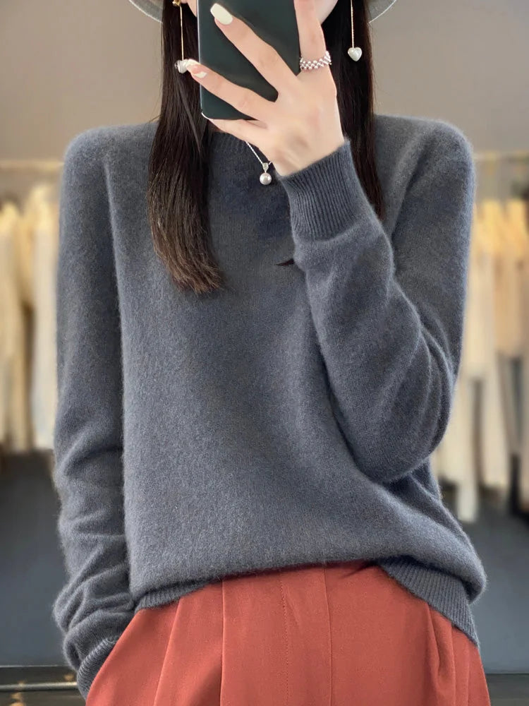 Women's knit crew neck jumper with fuzzy texture