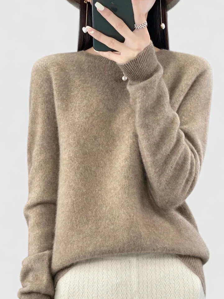 Women's knit crew neck jumper with fuzzy texture