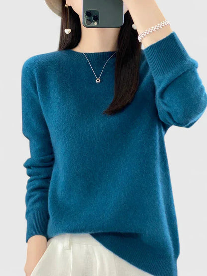 Women's knit crew neck jumper with fuzzy texture
