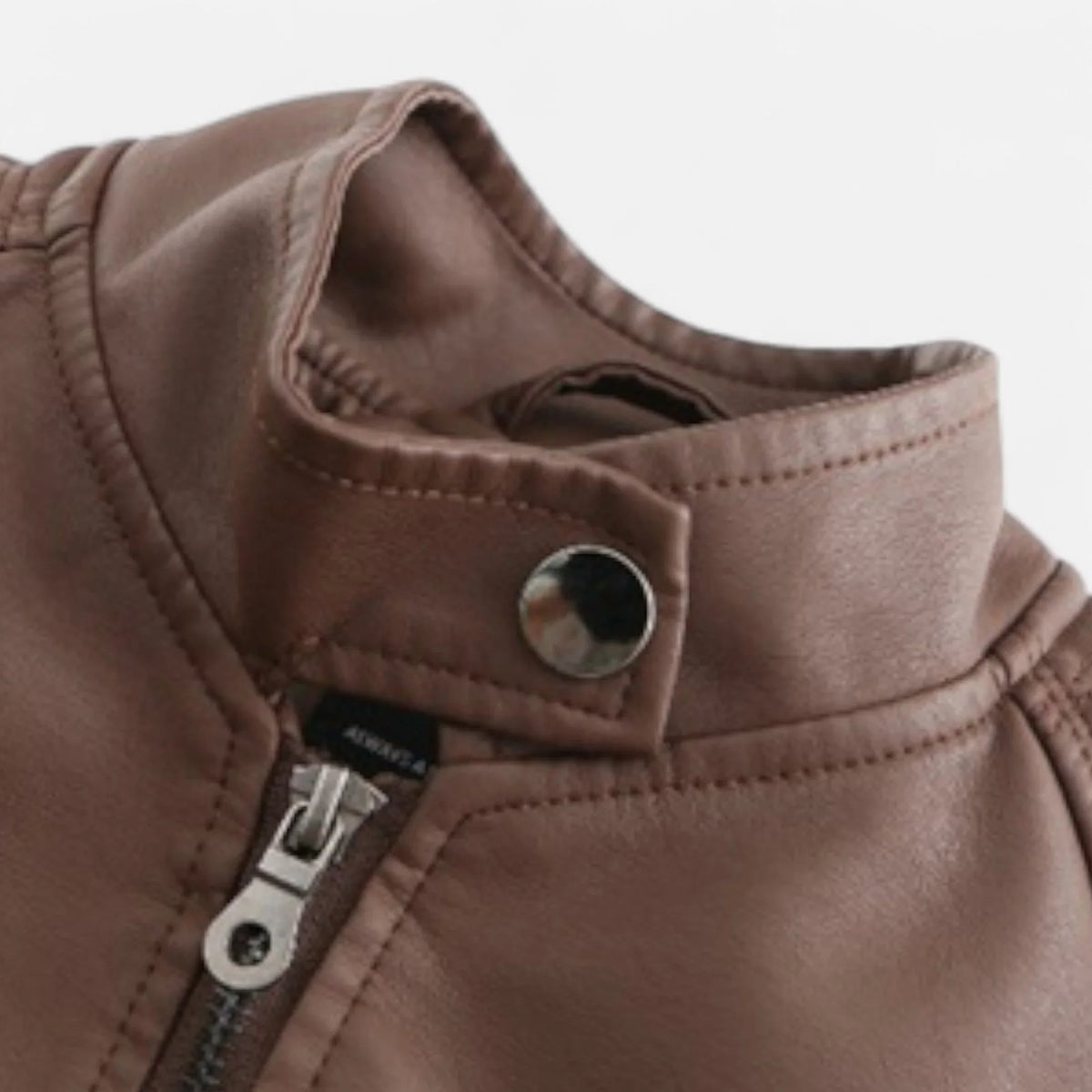 Women's cropped leather jacket with front zip closure