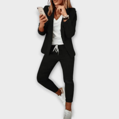 Women's tailored blazer set with matching trousers – Black