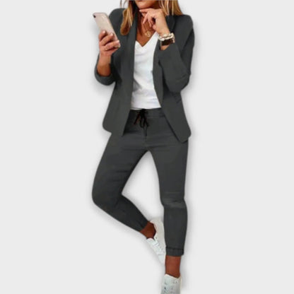 Women's tailored blazer set with matching trousers – Grey