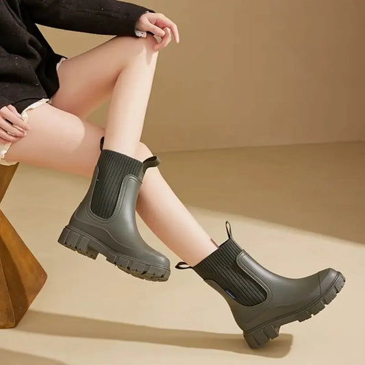 Women's ankle boots with ribbed knit cuff
