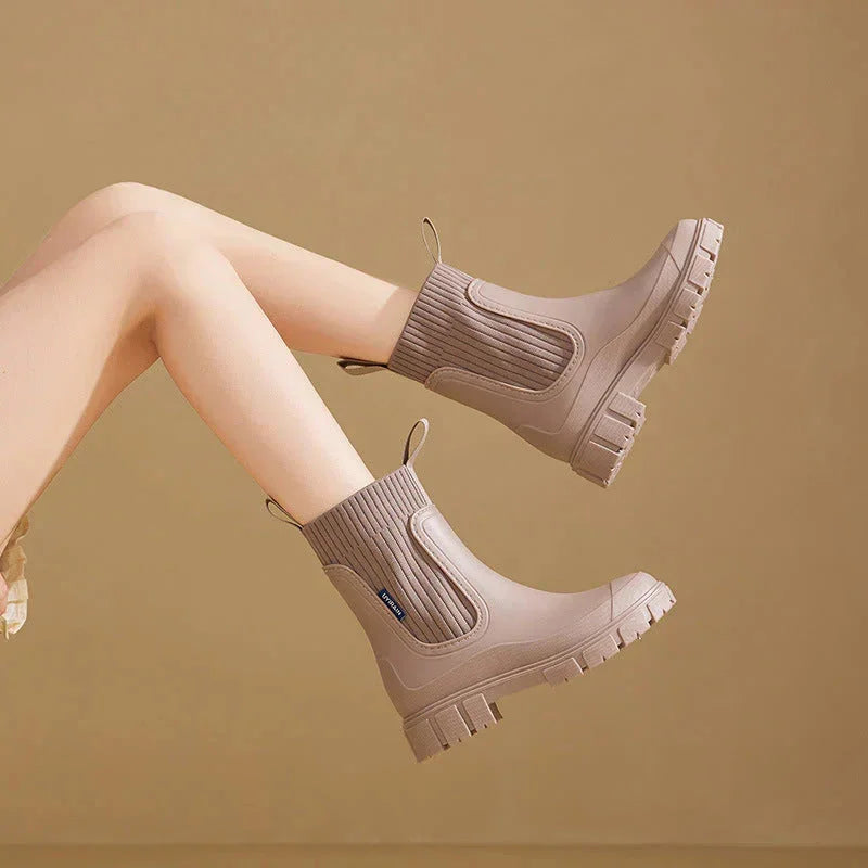 Women's ankle boots with ribbed knit cuff