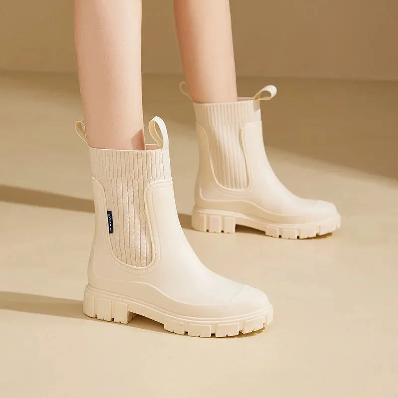 Women's ankle boots with ribbed knit cuff