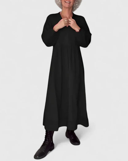 Women's knit V-neck maxi dress with side pockets – Black