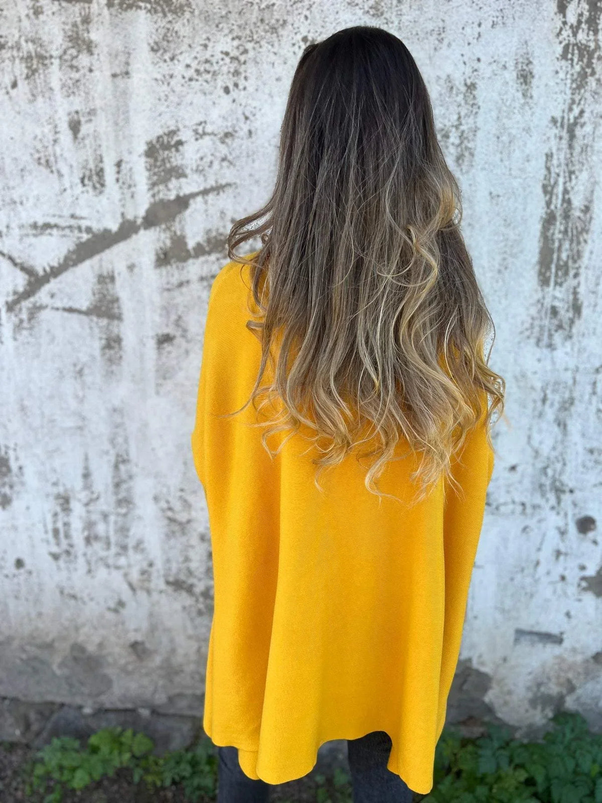 Women's knit V-neck jumper with oversized tunic fit