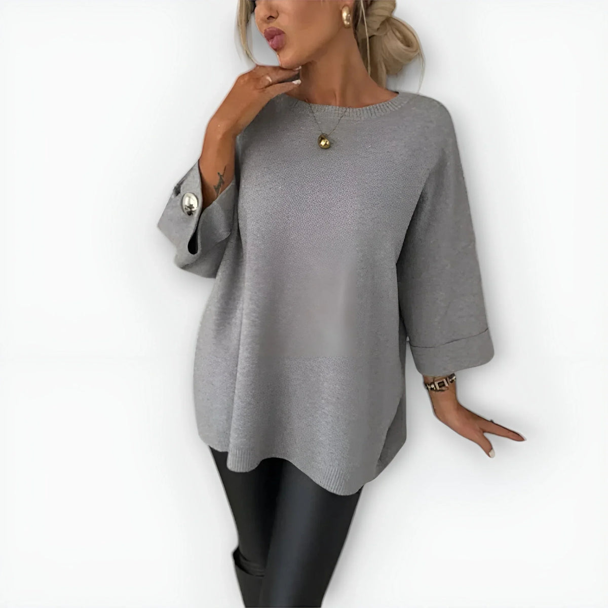 Women's knit crew neck jumper with wide cuffs with button – Grey
