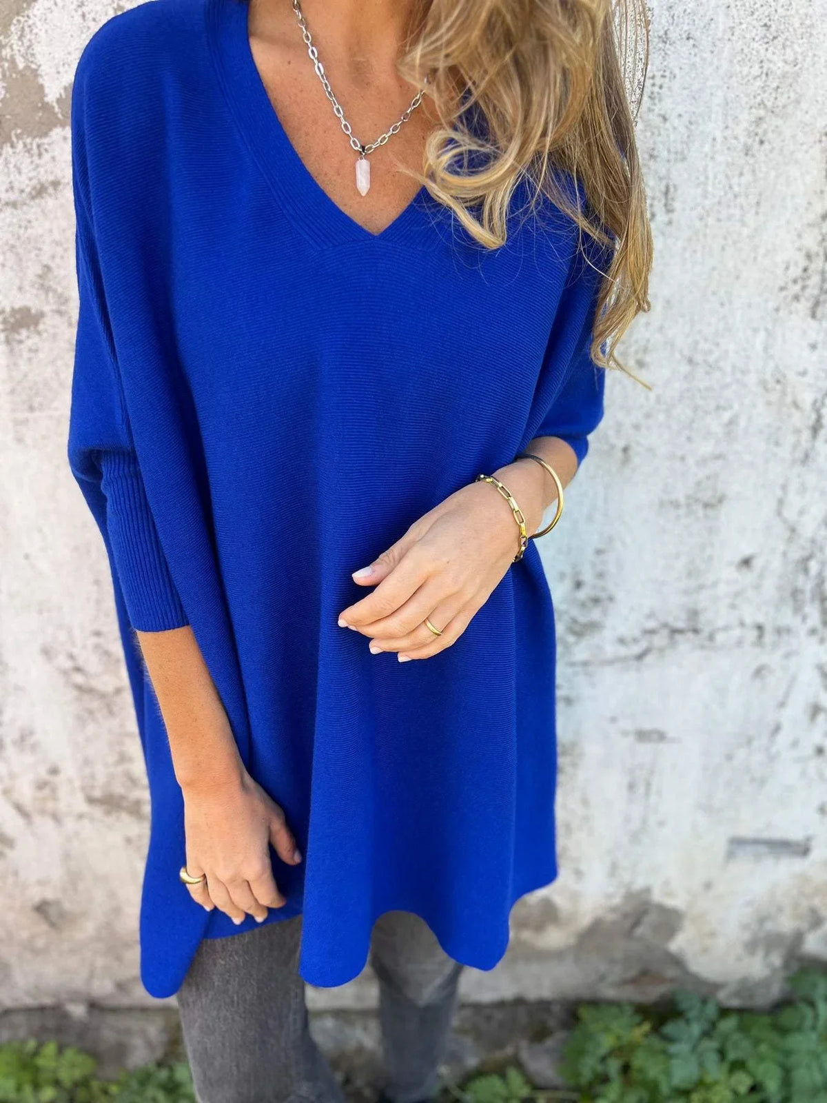 Women's knit V-neck jumper with oversized tunic fit – Navy Blue
