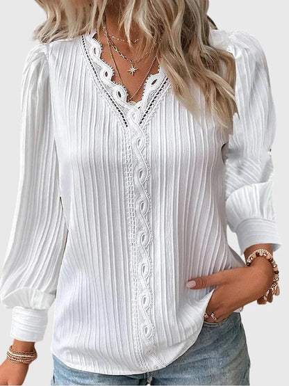 Women's classic pullover blouse with tailored fit – White