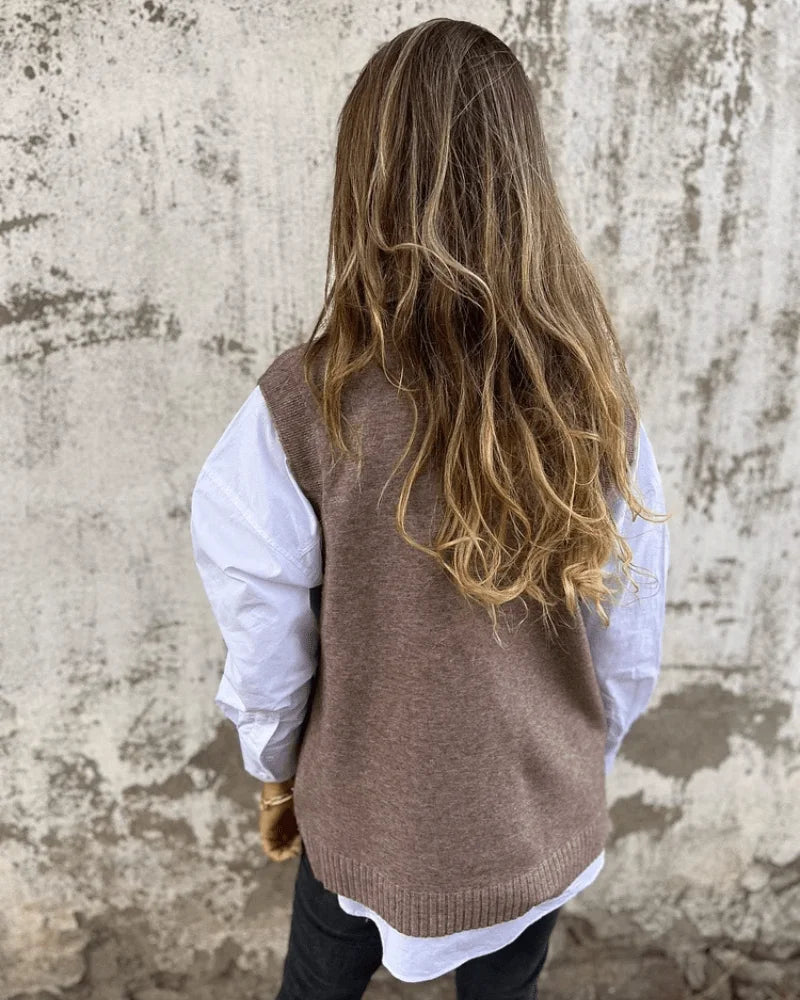 Women's knit V-neck jumper with ribbed hem