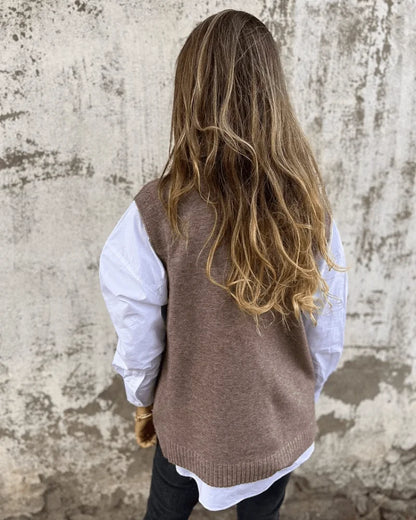Women's knit V-neck jumper with ribbed hem