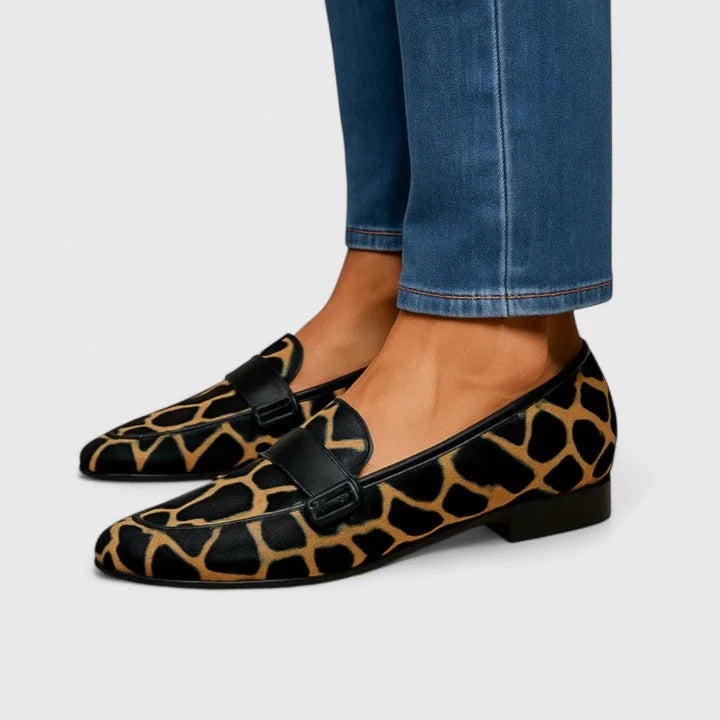 Women's giraffe print pointed-toe loafers with buckle strap – Black/Gold
