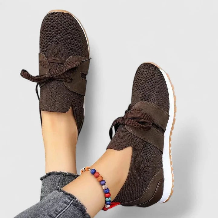 Women's lace-up knit sneakers with contrast sole detail – Brown
