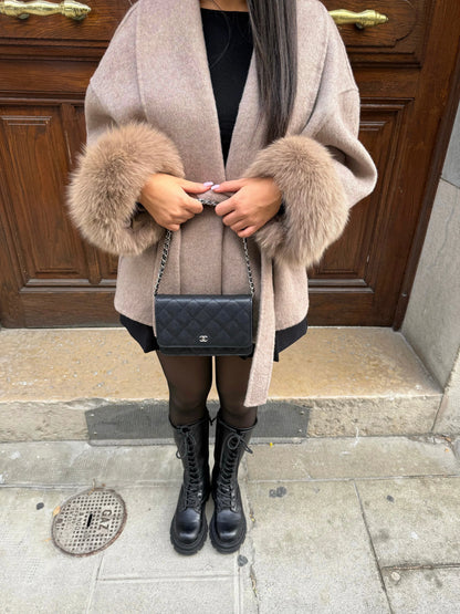 Women's faux-fur trimmed winter coat with flattering silhouette – Brown