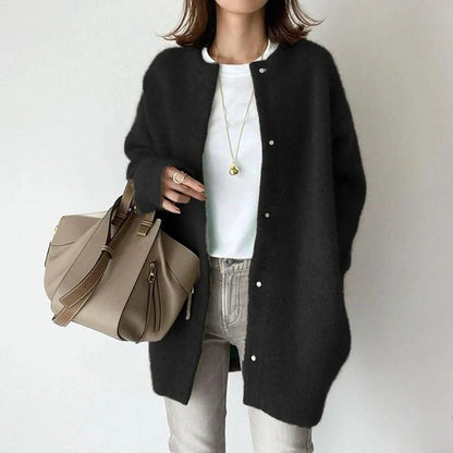 Women's relaxed-fit coat with flattering drape – Black