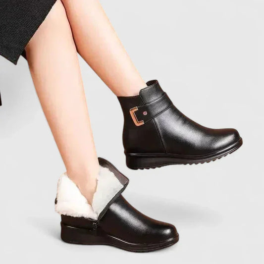 Women's faux leather side zip ankle boots with fur lining