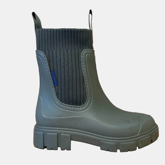 Women's ankle boots with ribbed knit cuff