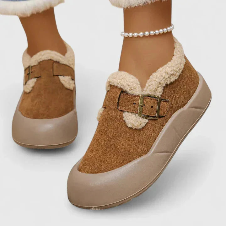 Women's suede slippers with sherpa fleece trim