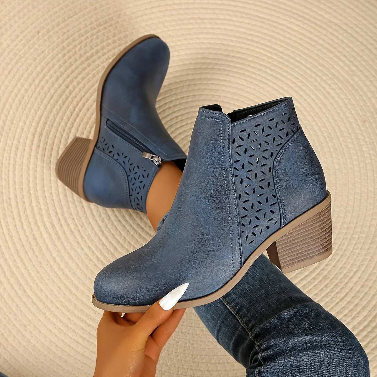 Women's supportive ankle boots with laser-cut detailing – Blue