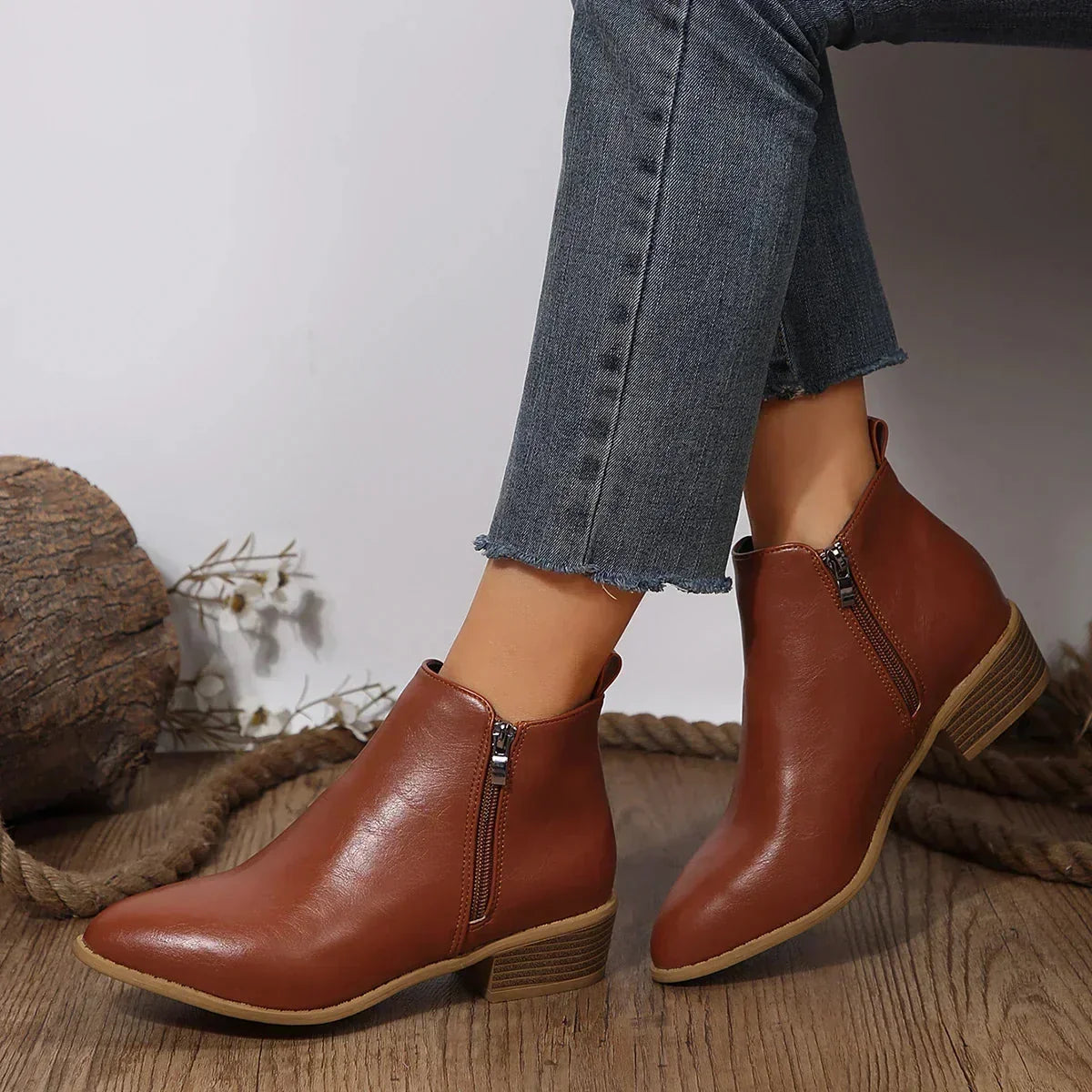 Women's cushioned ankle boots with block heel and side zipper