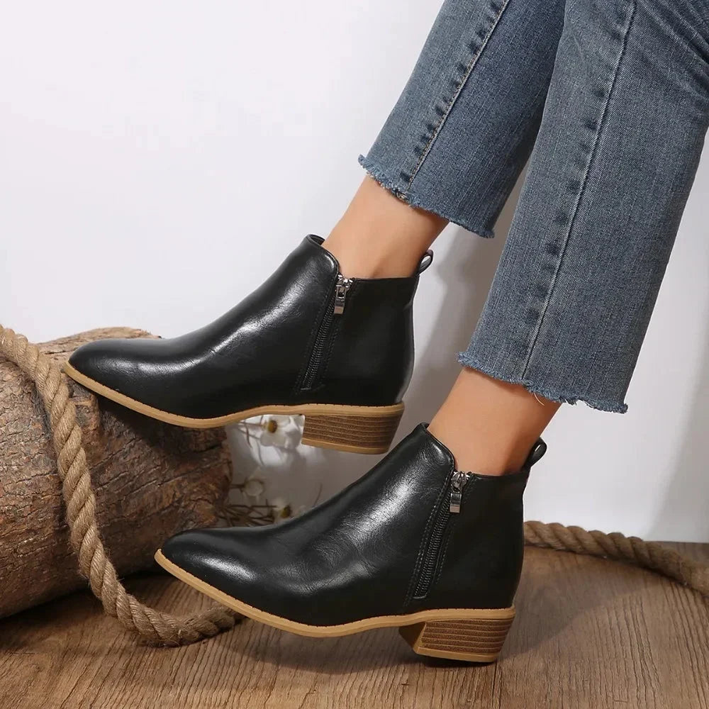 Women's cushioned ankle boots with block heel and side zipper – Black