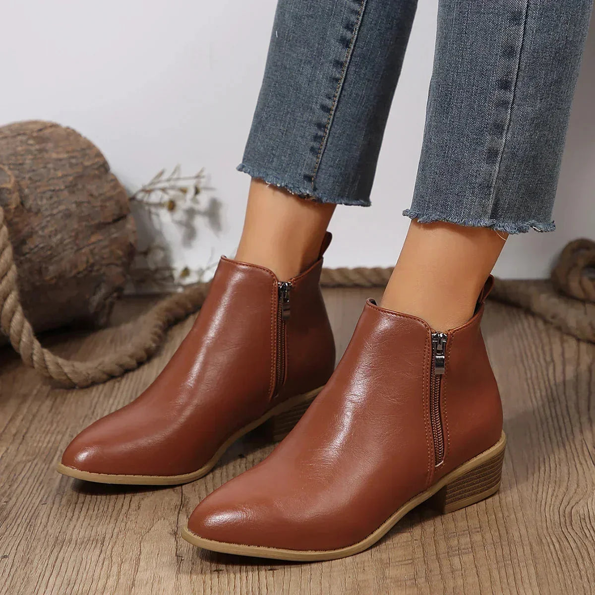 Women's cushioned ankle boots with block heel and side zipper