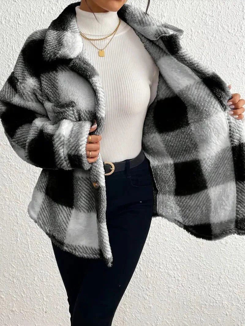 Women's oversized plaid button-up fleece jacket with pockets